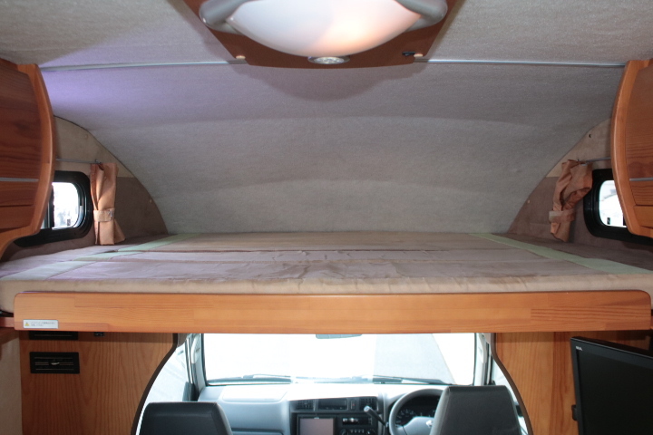 キャンピングカーキャブコン