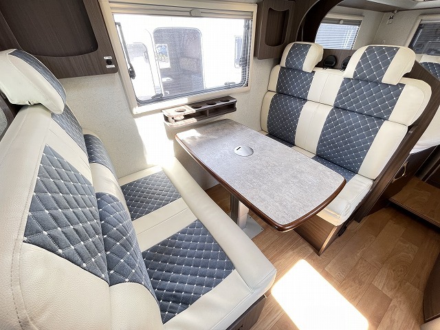 キャンピングカーキャブコン