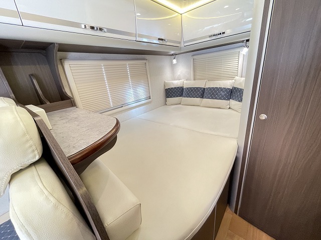 キャンピングカーキャブコン