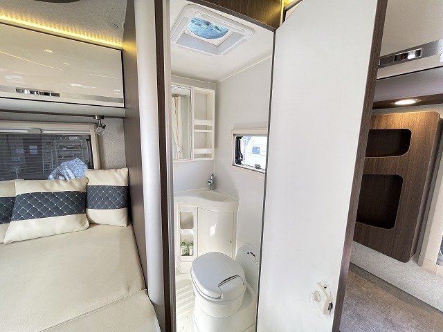 キャンピングカーキャブコン