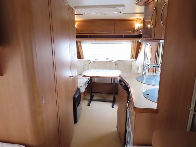 キャンピングカートレーラー