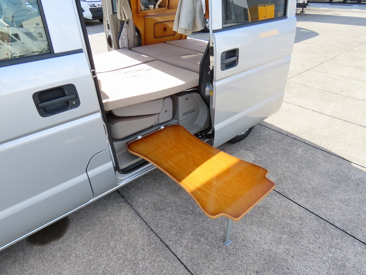 キャンピングカー軽キャンパー