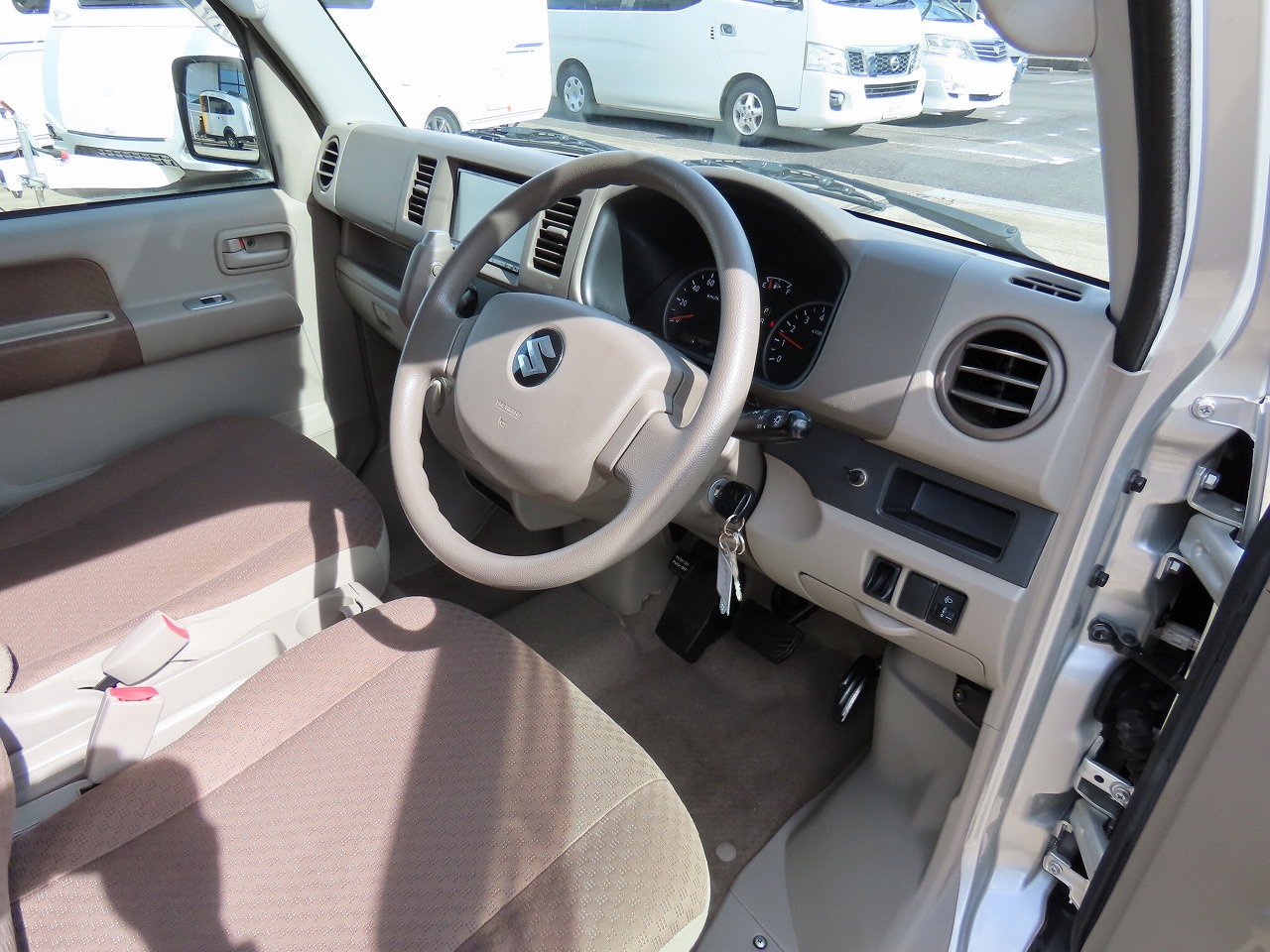 キャンピングカー軽キャンパー