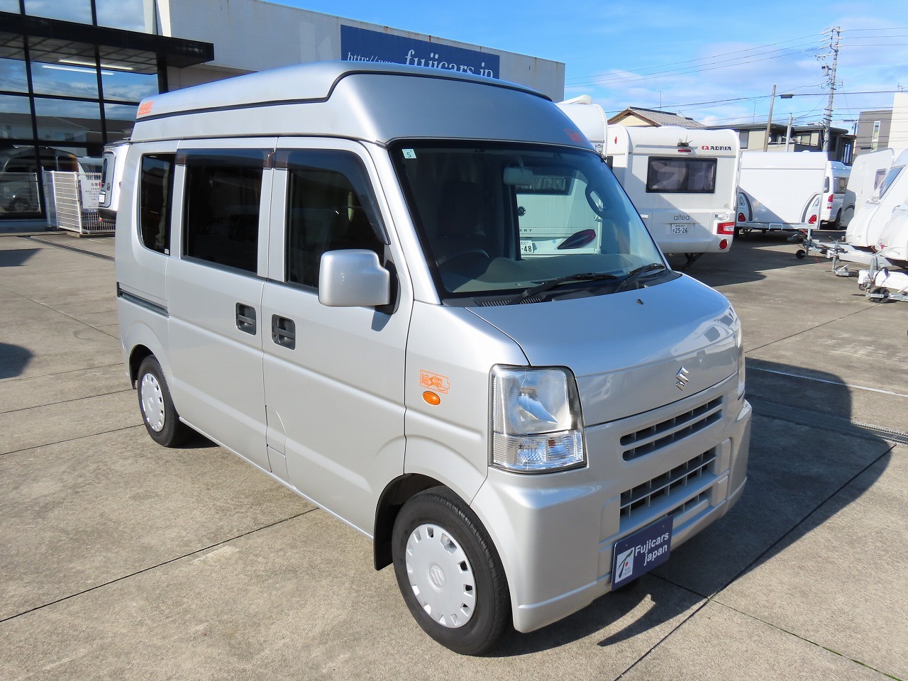 キャンピングカー軽キャンパー