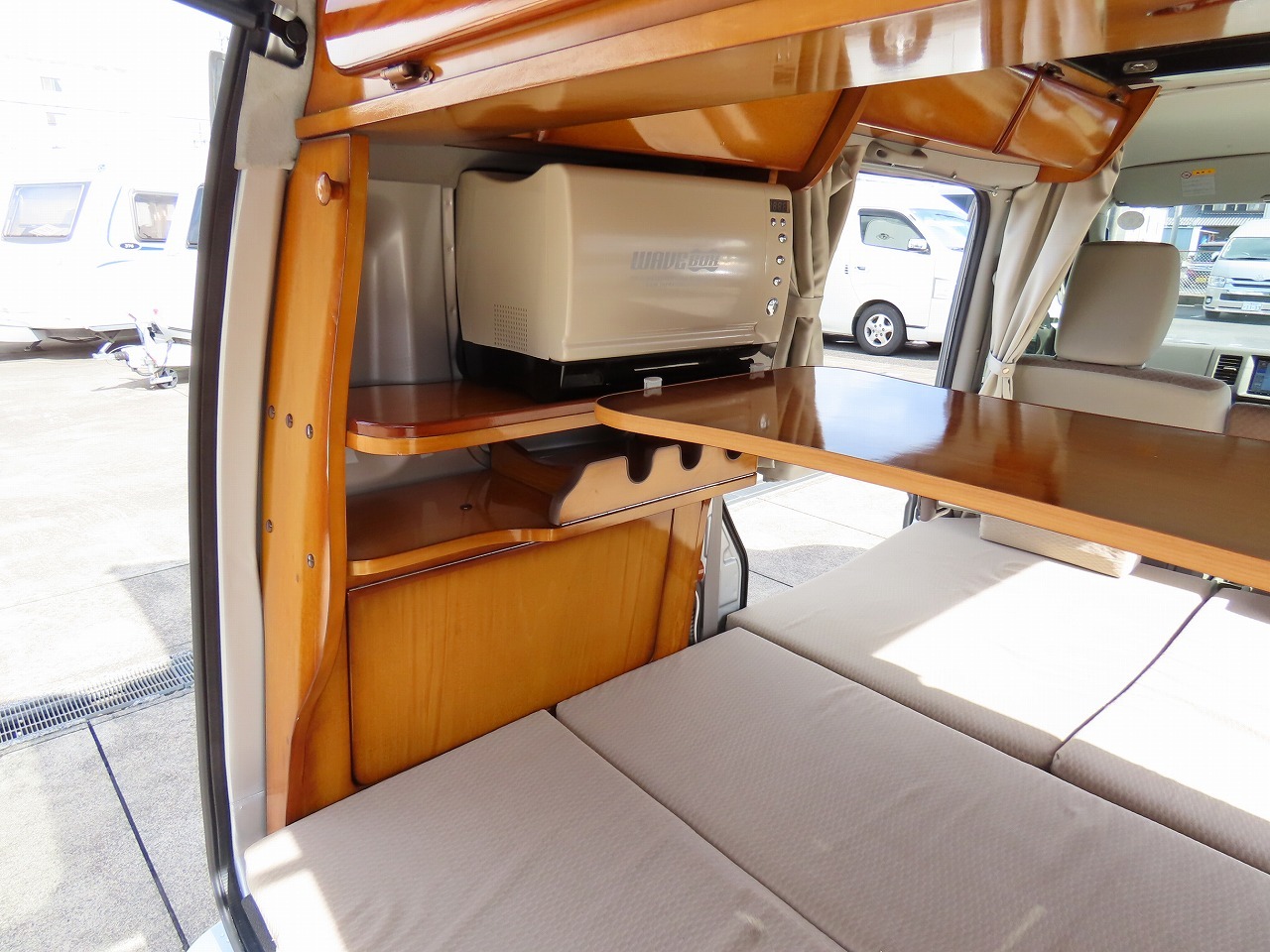 キャンピングカー軽キャンパー