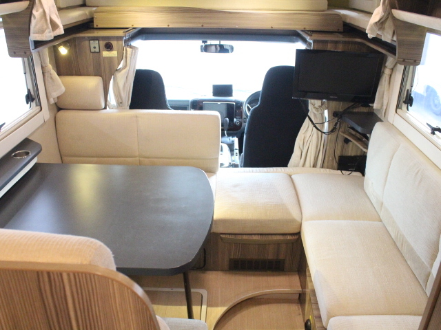 キャンピングカーキャブコン