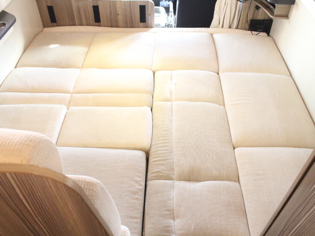 キャンピングカーキャブコン