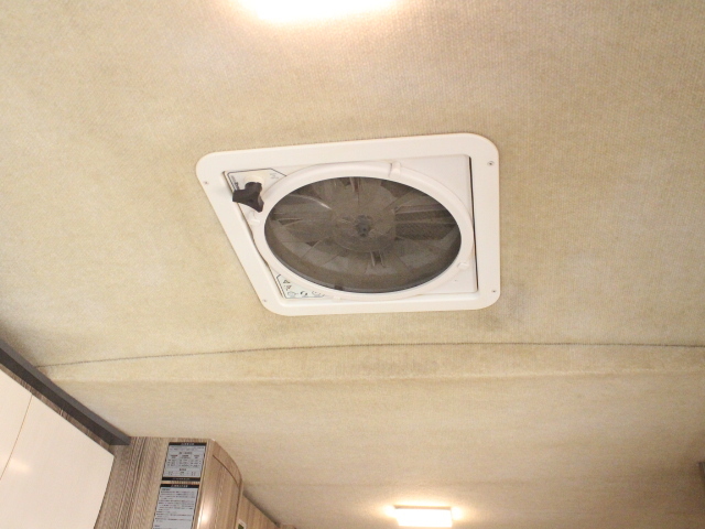 キャンピングカーキャブコン