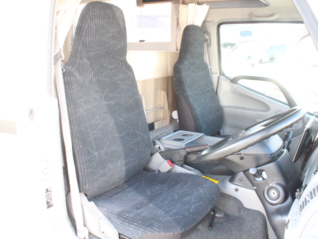 キャンピングカーキャブコン