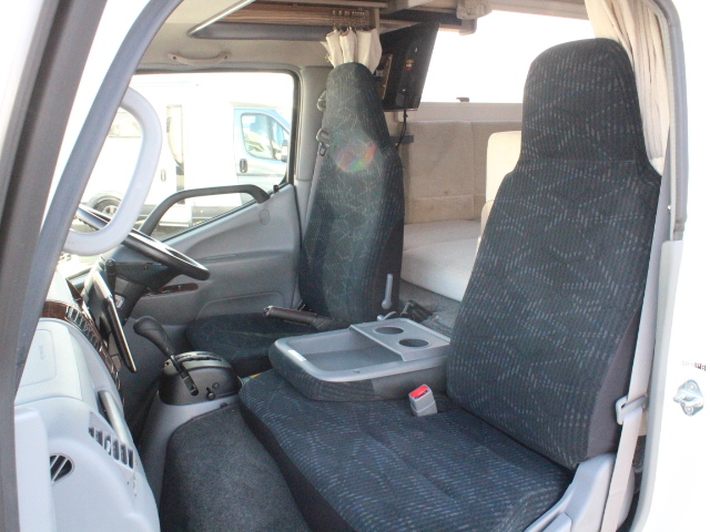 キャンピングカーキャブコン