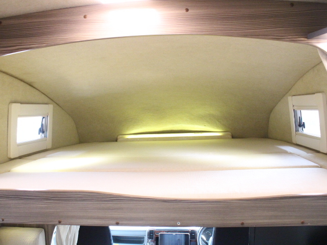 キャンピングカーキャブコン