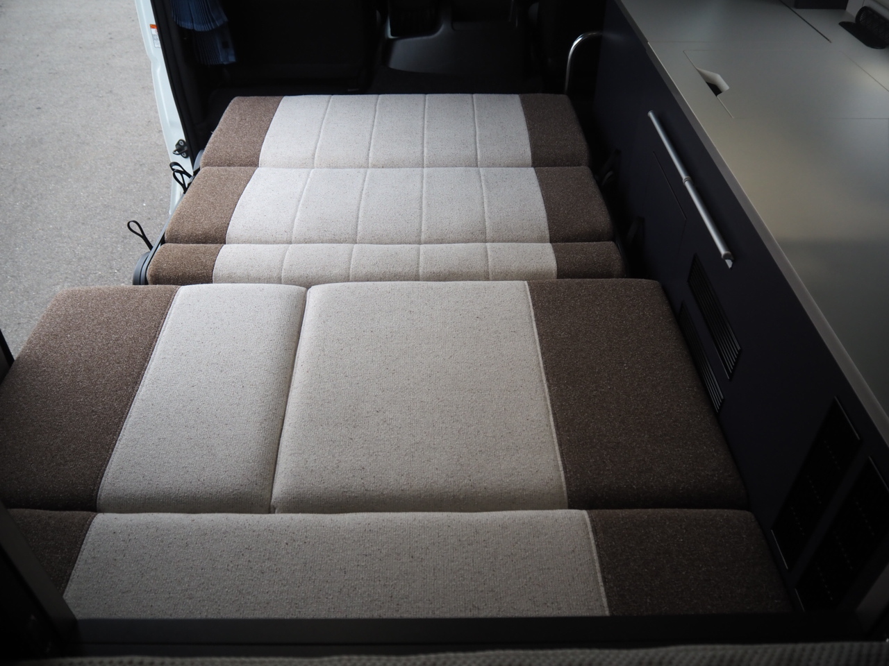 キャンピングカーバンコン