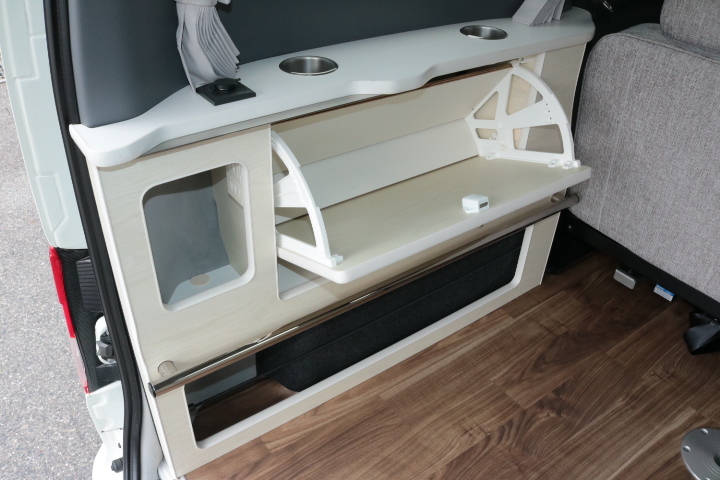 キャンピングカーバンコン