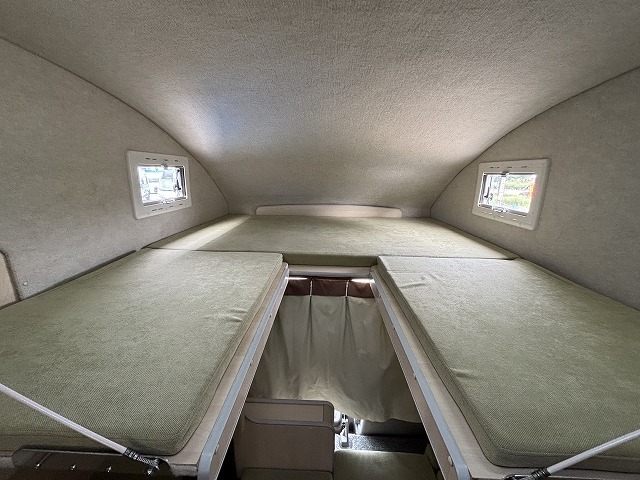 キャンピングカーキャブコン