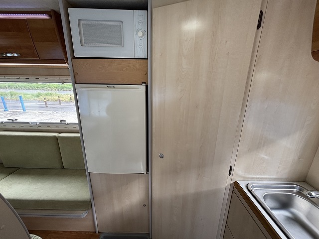 キャンピングカーキャブコン