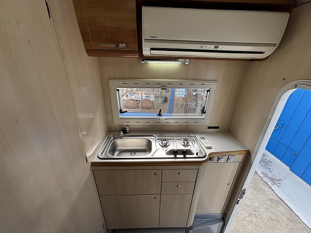 キャンピングカーキャブコン