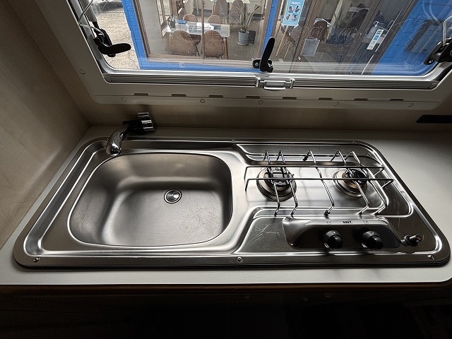 キャンピングカーキャブコン