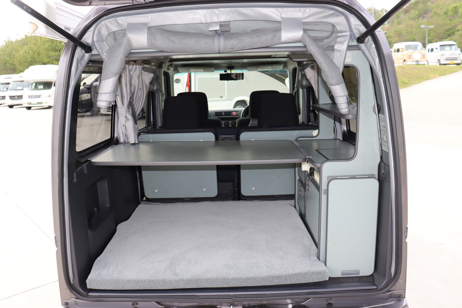 キャンピングカー軽キャンパー