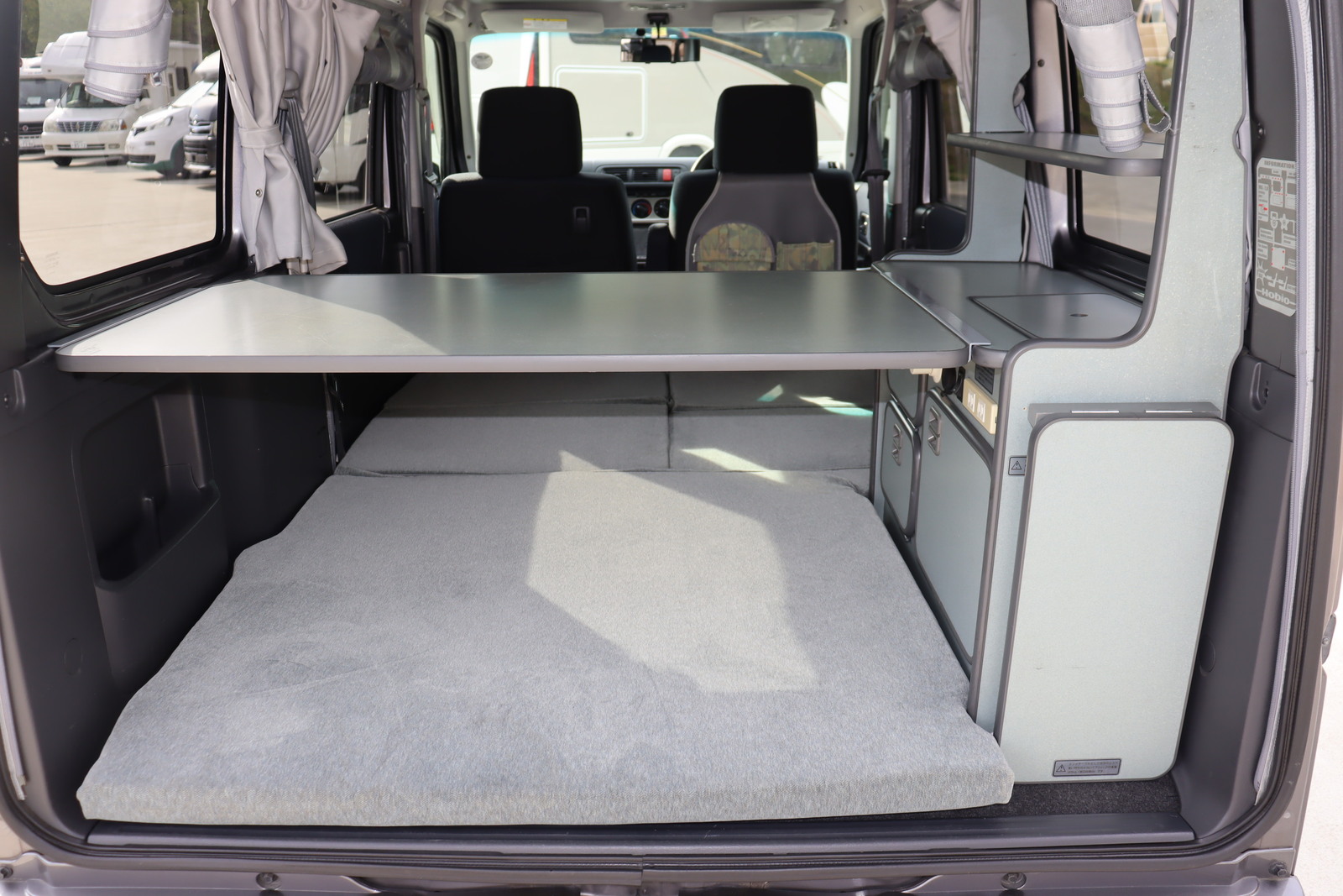 キャンピングカー軽キャンパー