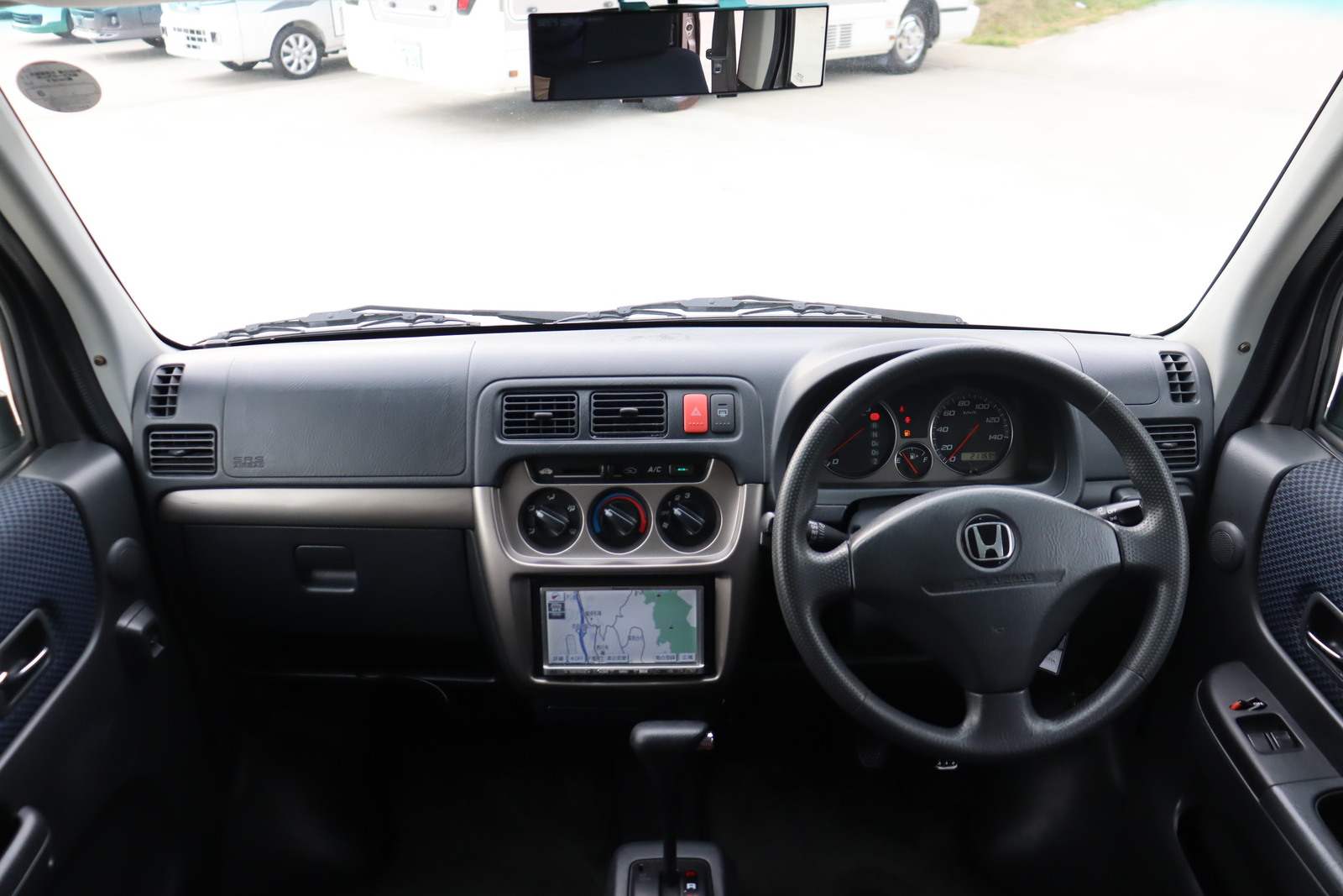 キャンピングカー軽キャンパー