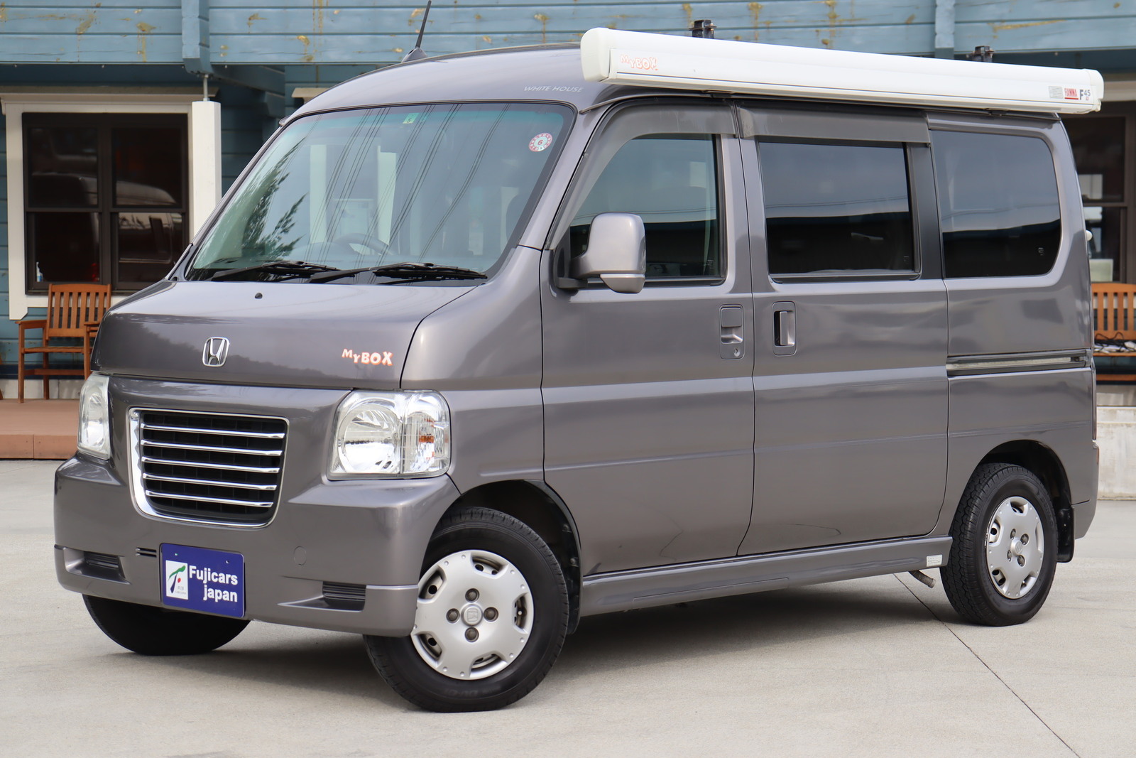 キャンピングカー軽キャンパー