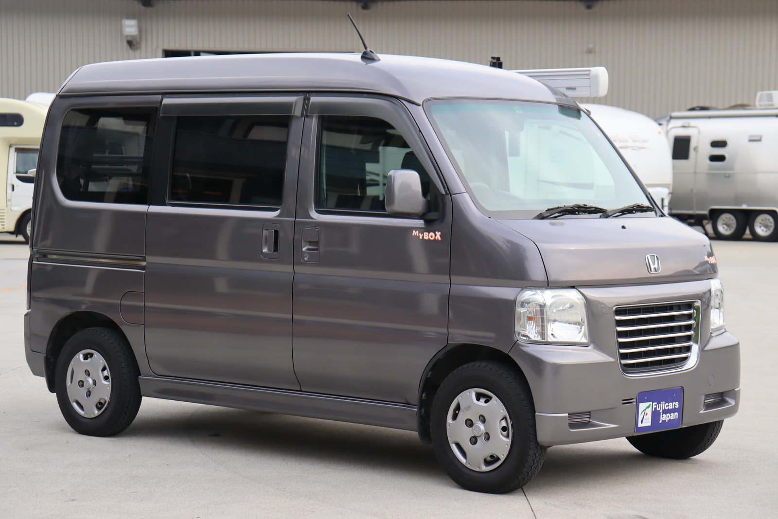 キャンピングカー軽キャンパー