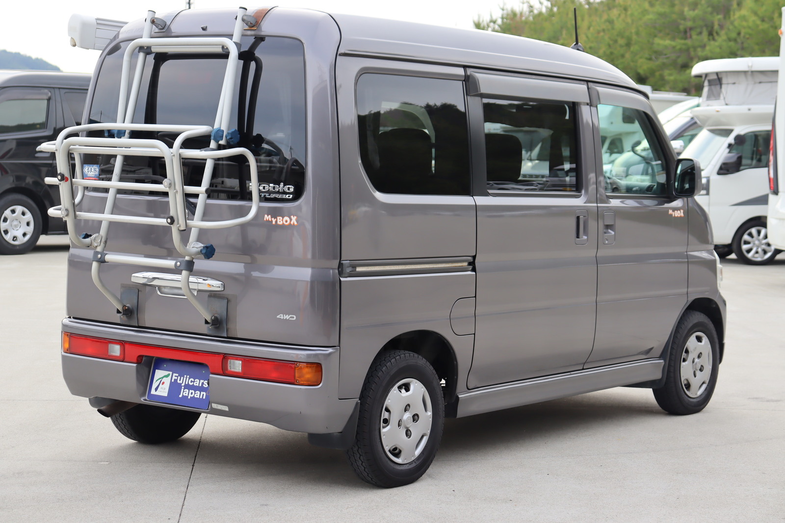 キャンピングカー軽キャンパー