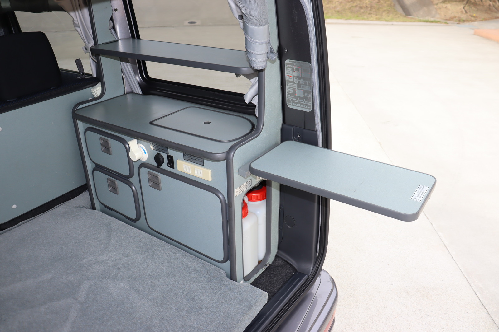 キャンピングカー軽キャンパー