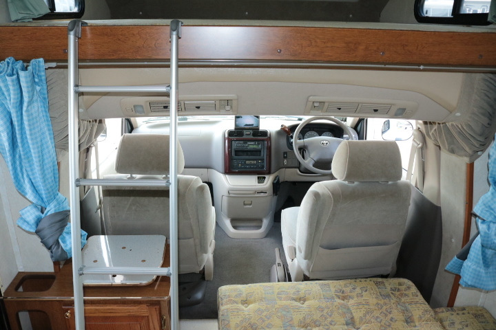 キャンピングカーキャブコン