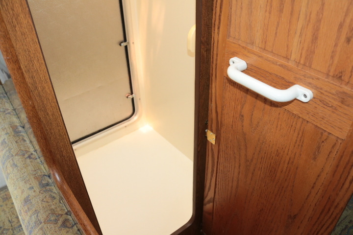 キャンピングカーキャブコン