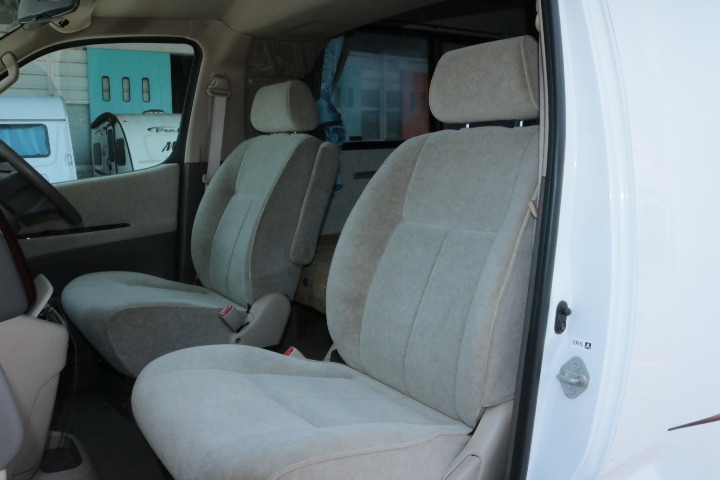 キャンピングカーキャブコン