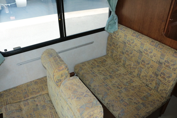 キャンピングカーキャブコン