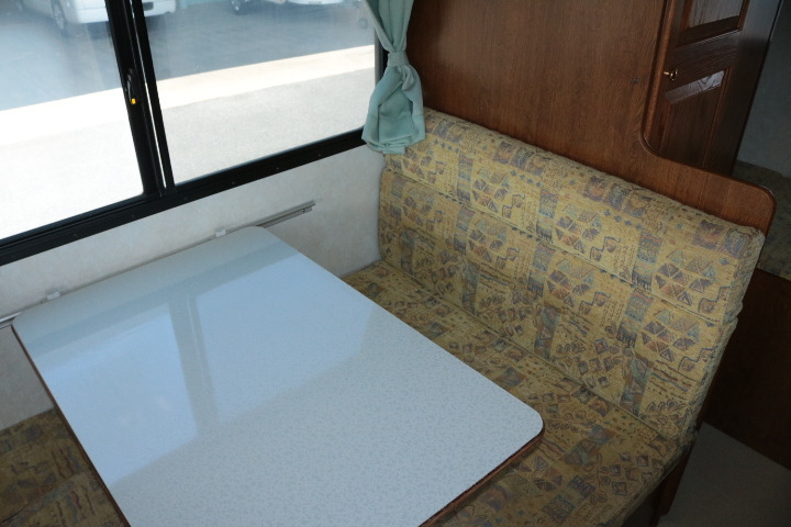 キャンピングカーキャブコン