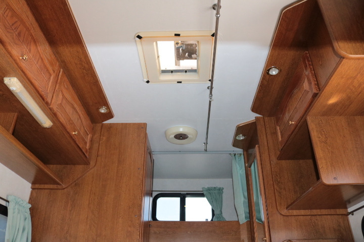 キャンピングカーキャブコン