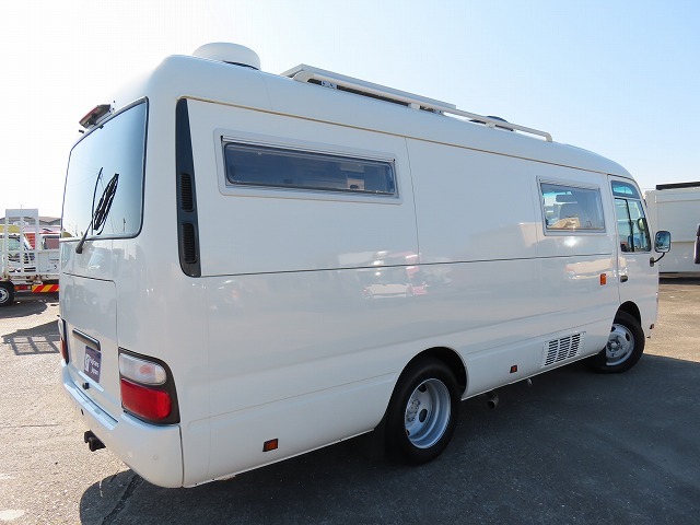 キャンピングカーバスコン