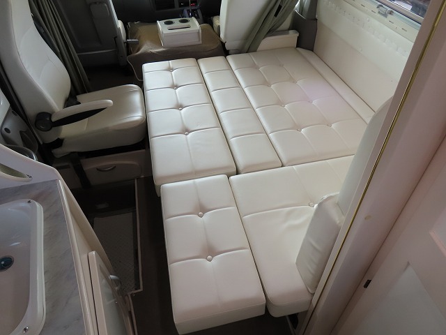 キャンピングカーバスコン