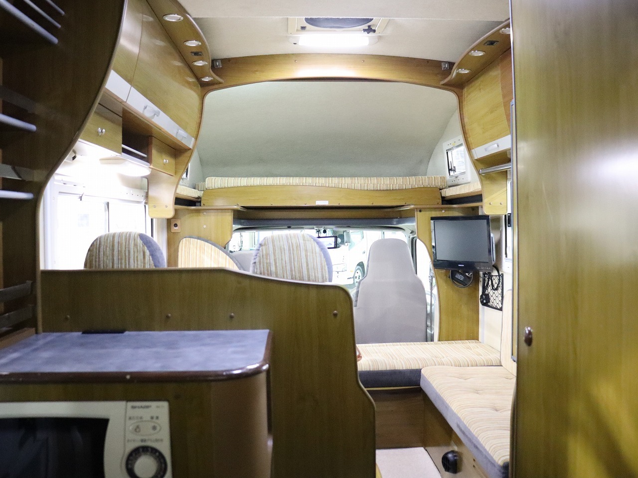 キャンピングカーキャブコン