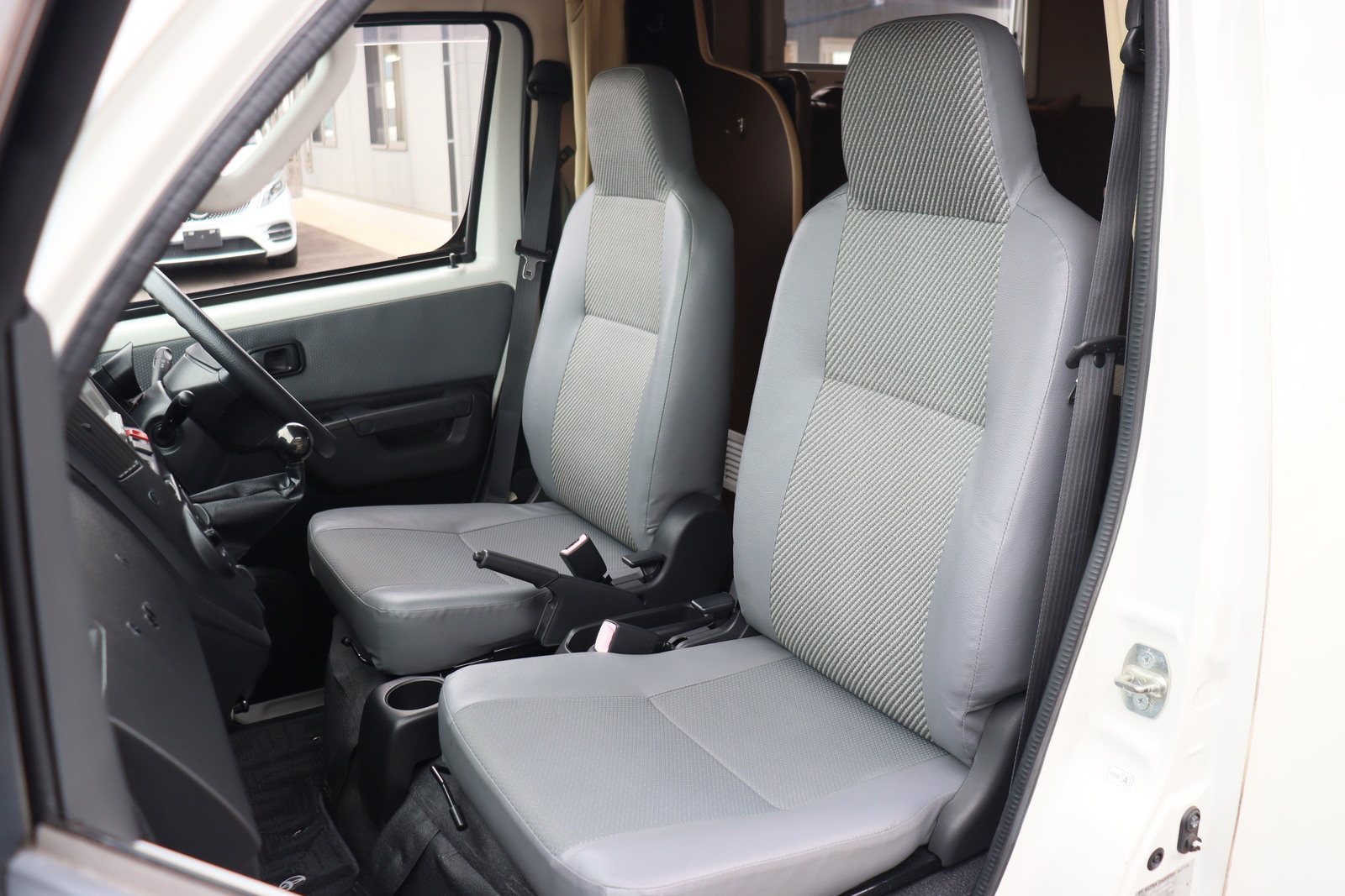 キャンピングカーキャブコン