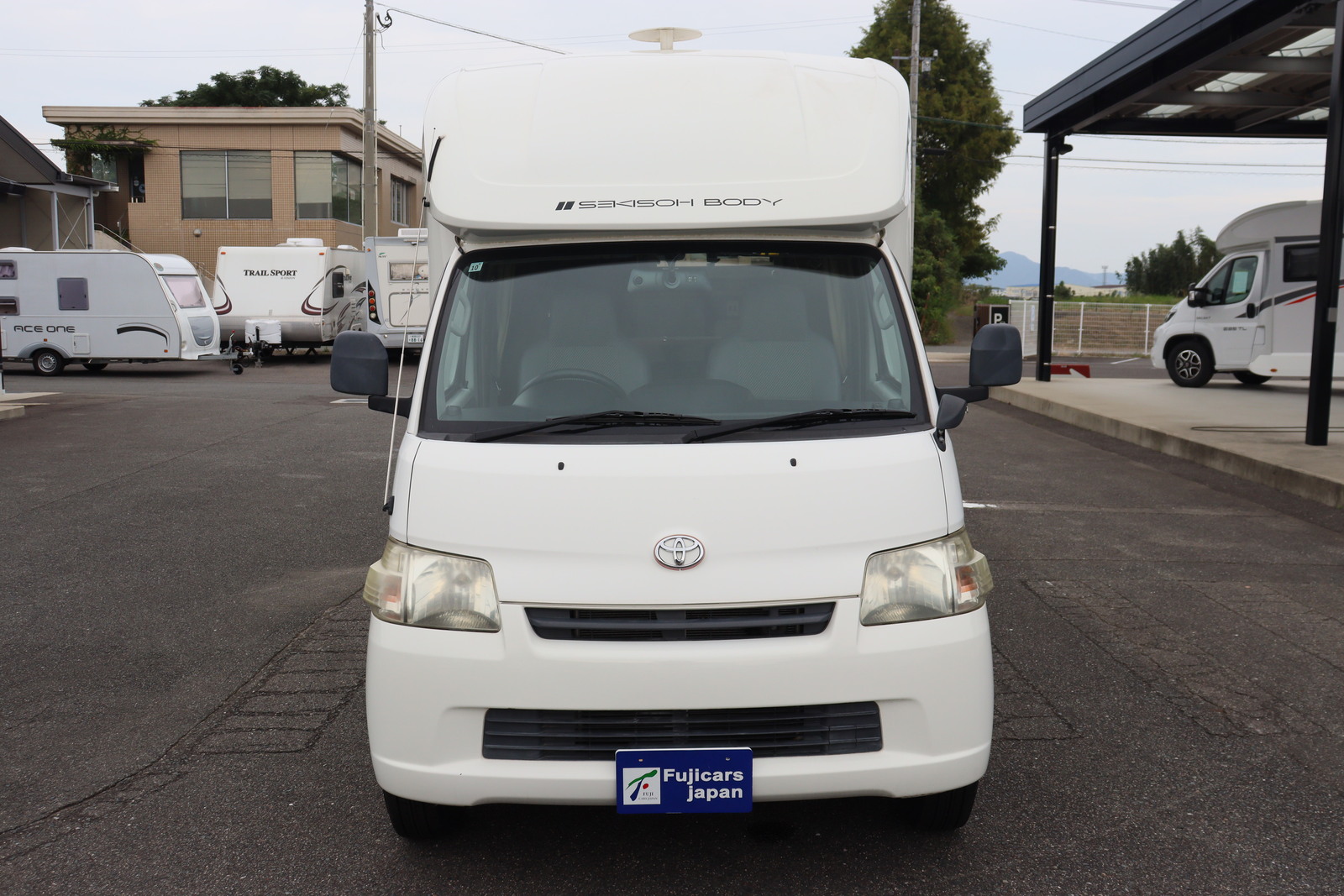 キャンピングカーキャブコン