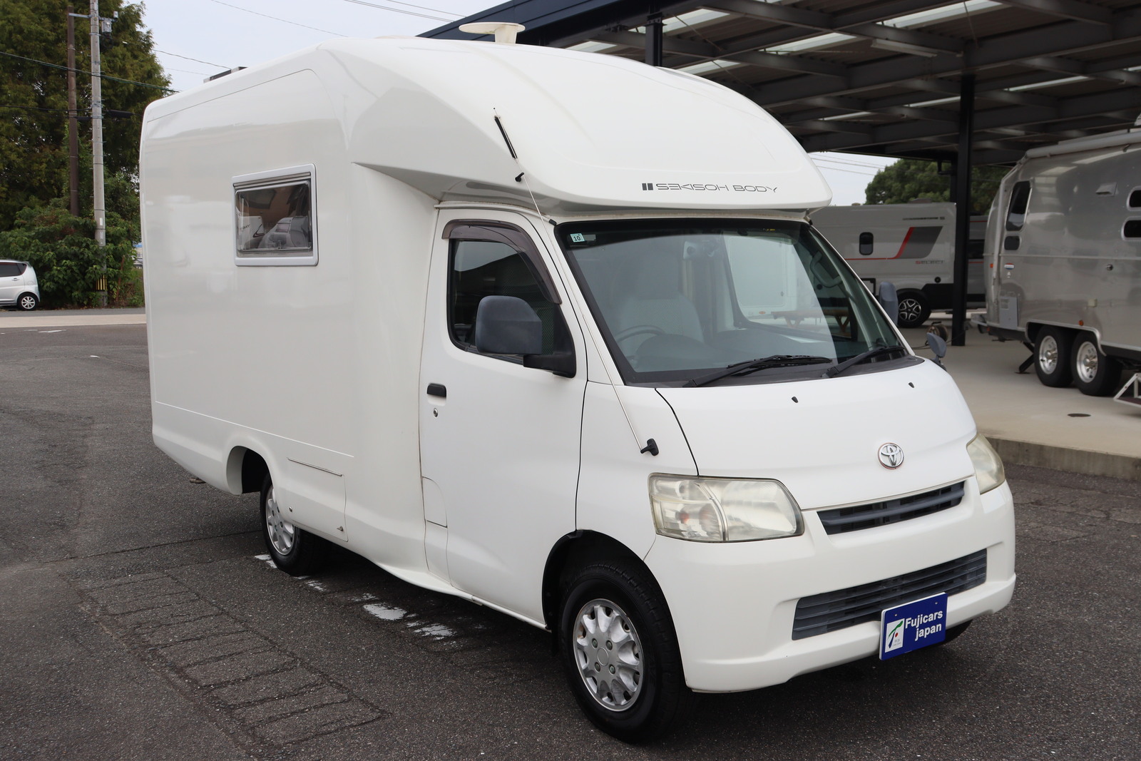 キャンピングカーキャブコン