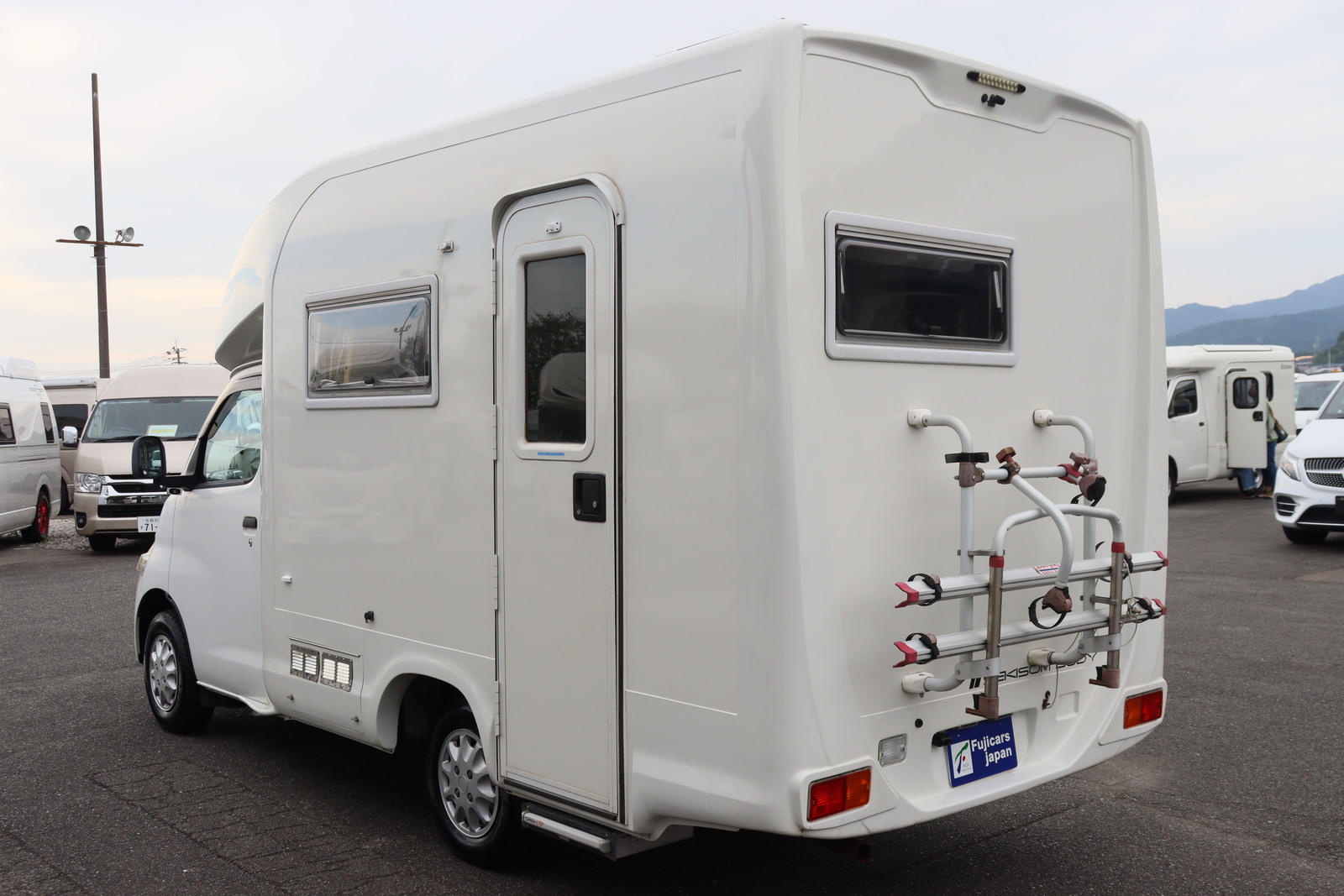 キャンピングカーキャブコン