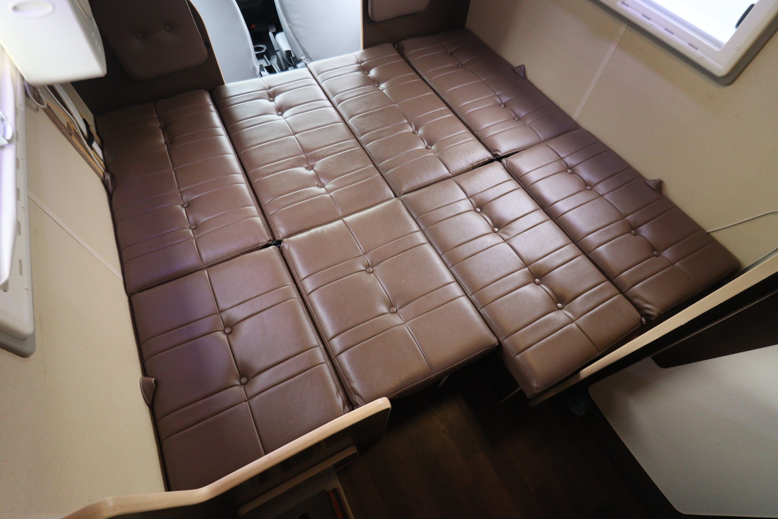 キャンピングカーキャブコン