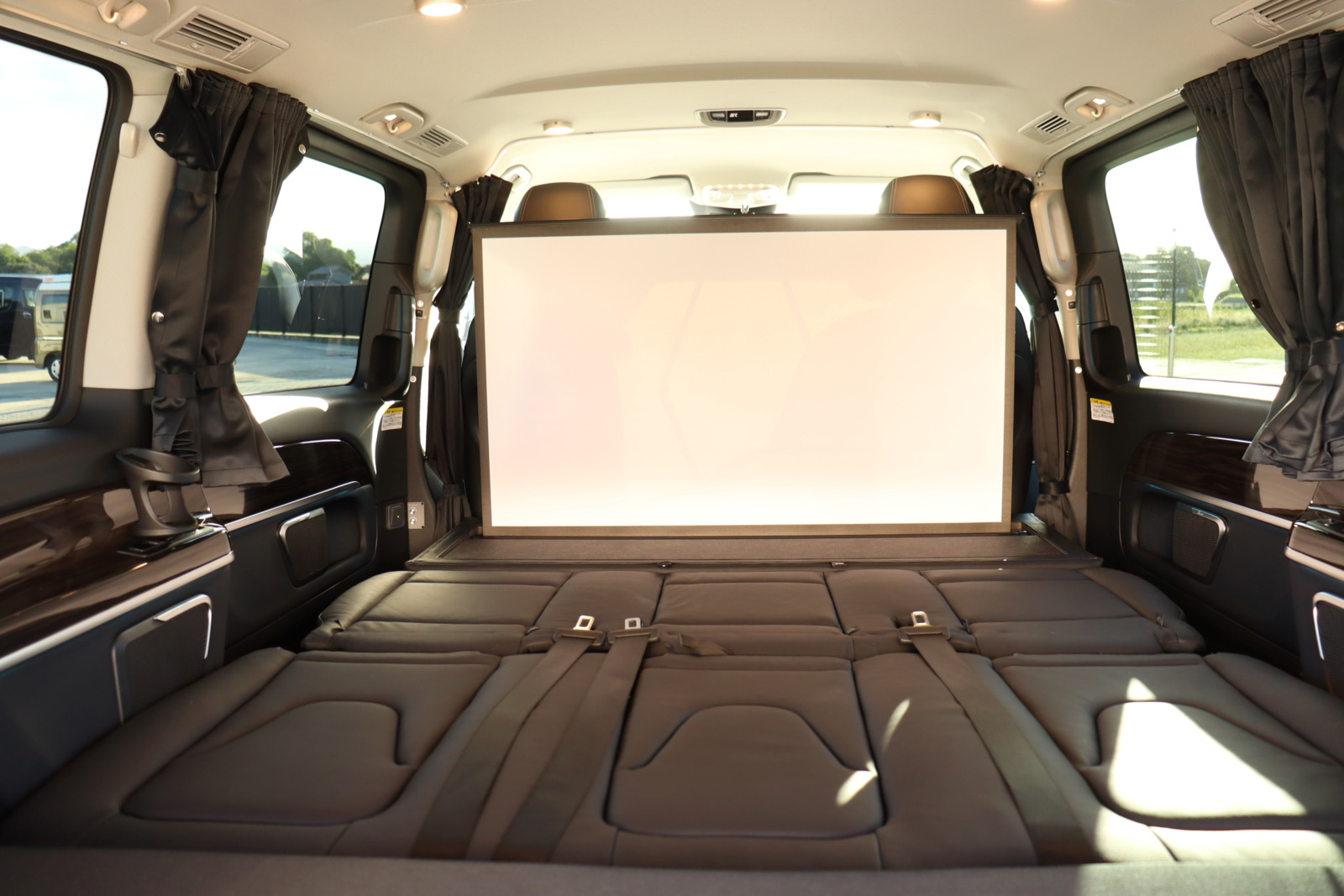 キャンピングカーバンコン