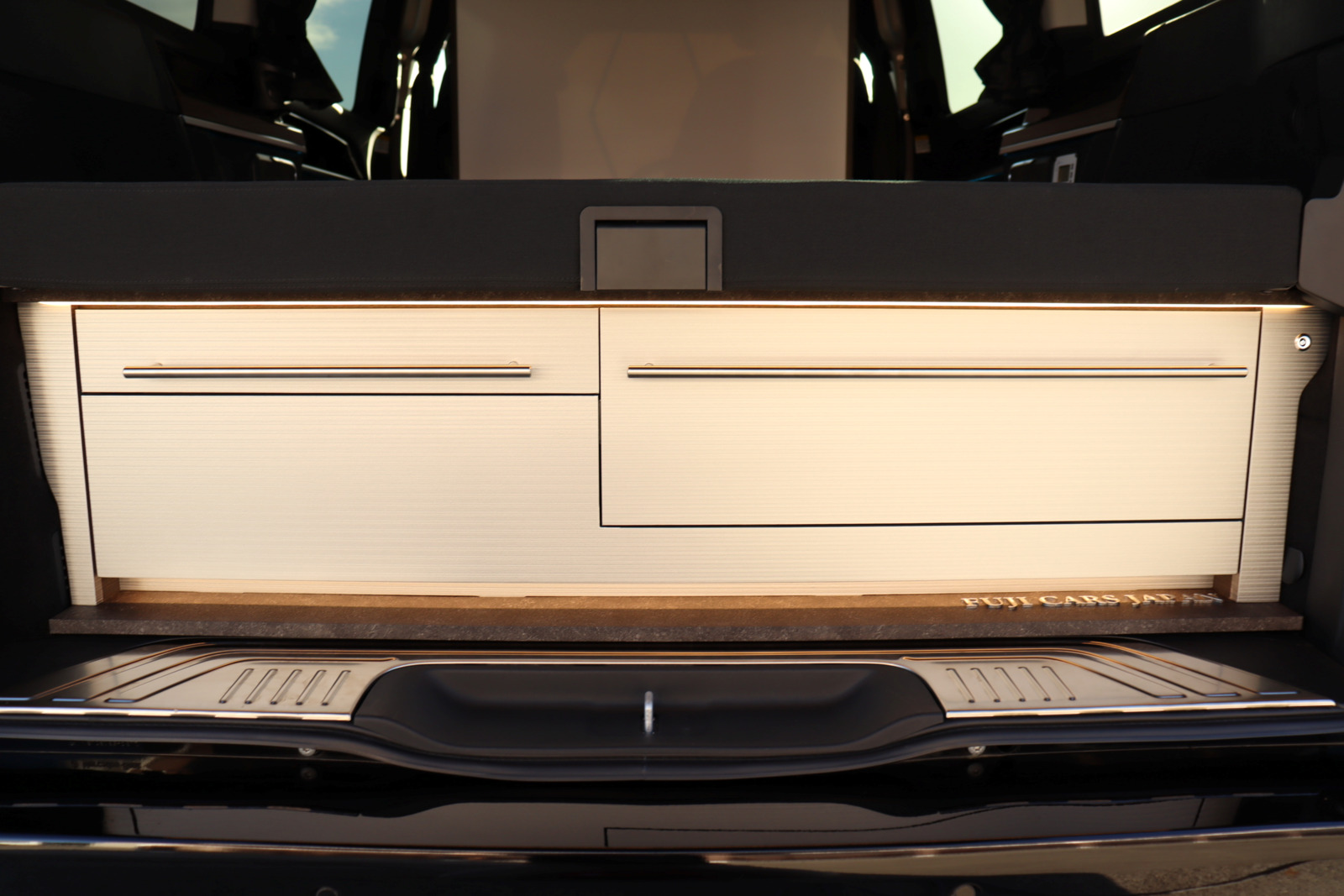 キャンピングカーバンコン