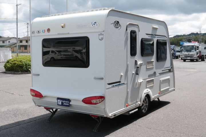 キャンピングカートレーラー
