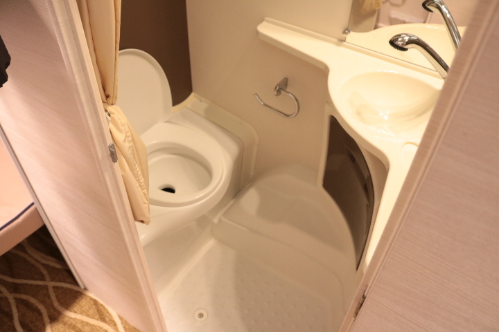 キャンピングカートレーラー