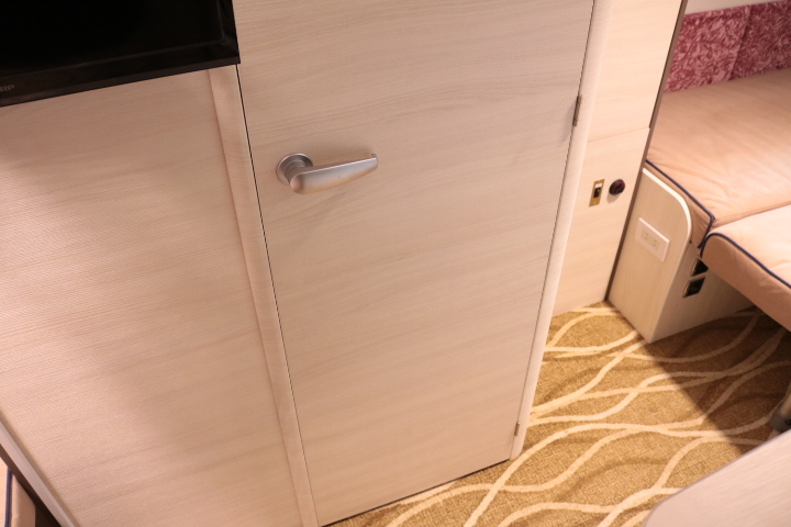 キャンピングカートレーラー