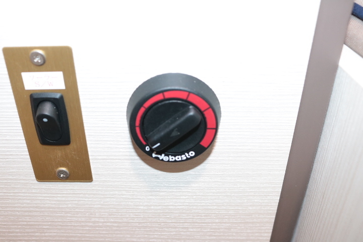 キャンピングカートレーラー