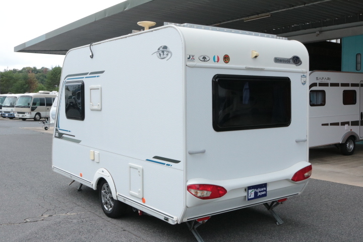 キャンピングカートレーラー