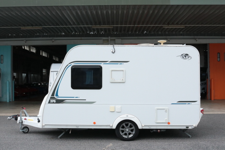 キャンピングカートレーラー